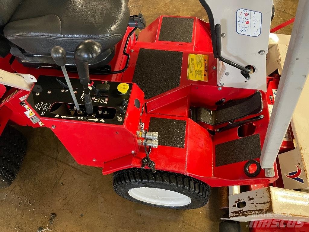 Ventrac 3100 Päältäajettavat ruohonleikkurit