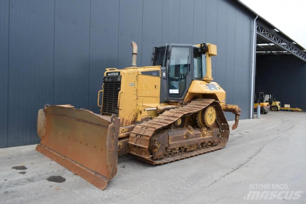 CAT D6N XL Telaketjupuskutraktorit