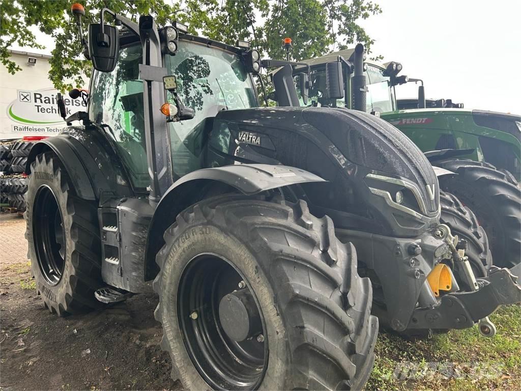 Valtra T 235 D Traktorit