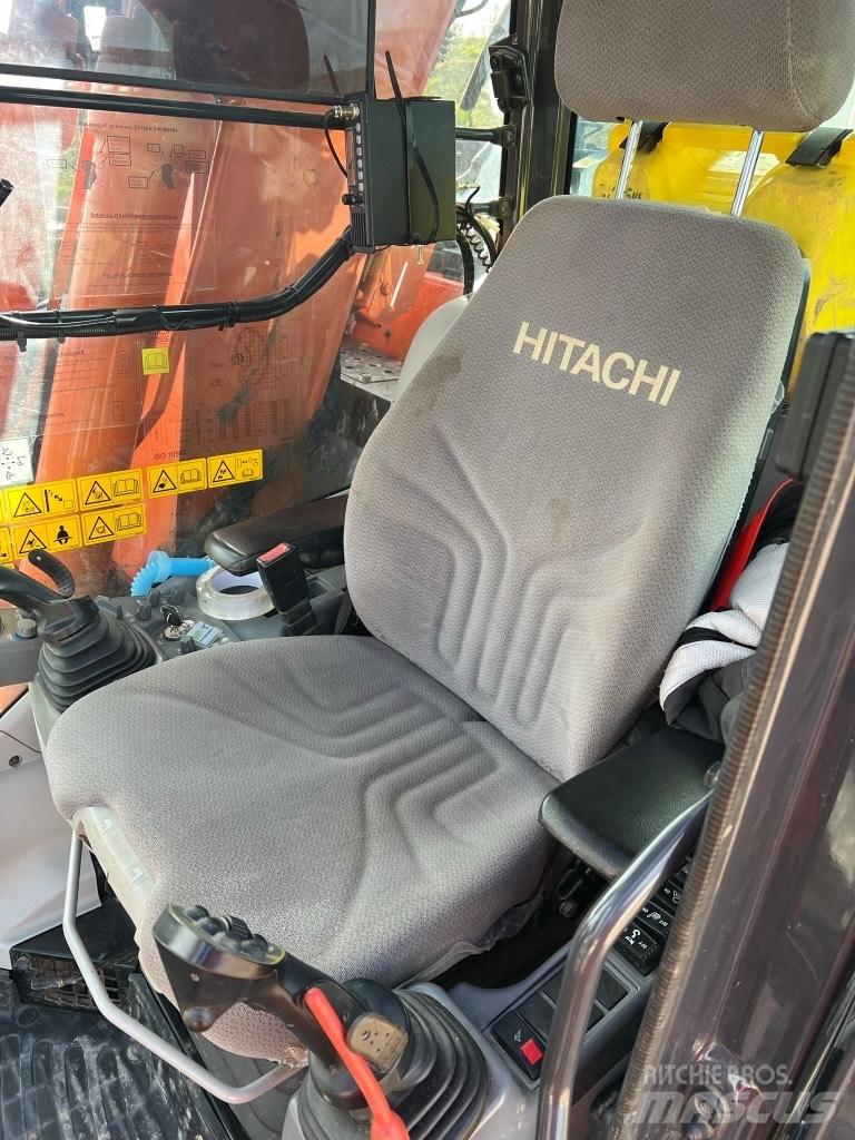 Hitachi ZX 135 US-6 Telakaivukoneet