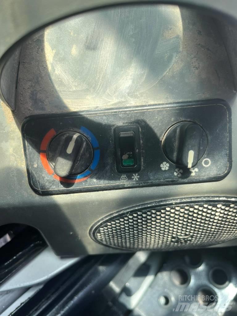 Bobcat T 740 Liukuohjatut kuormaajat