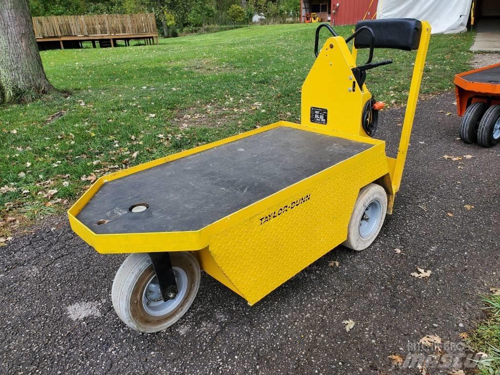 Taylor-Dunn SC090 Vetotrukit