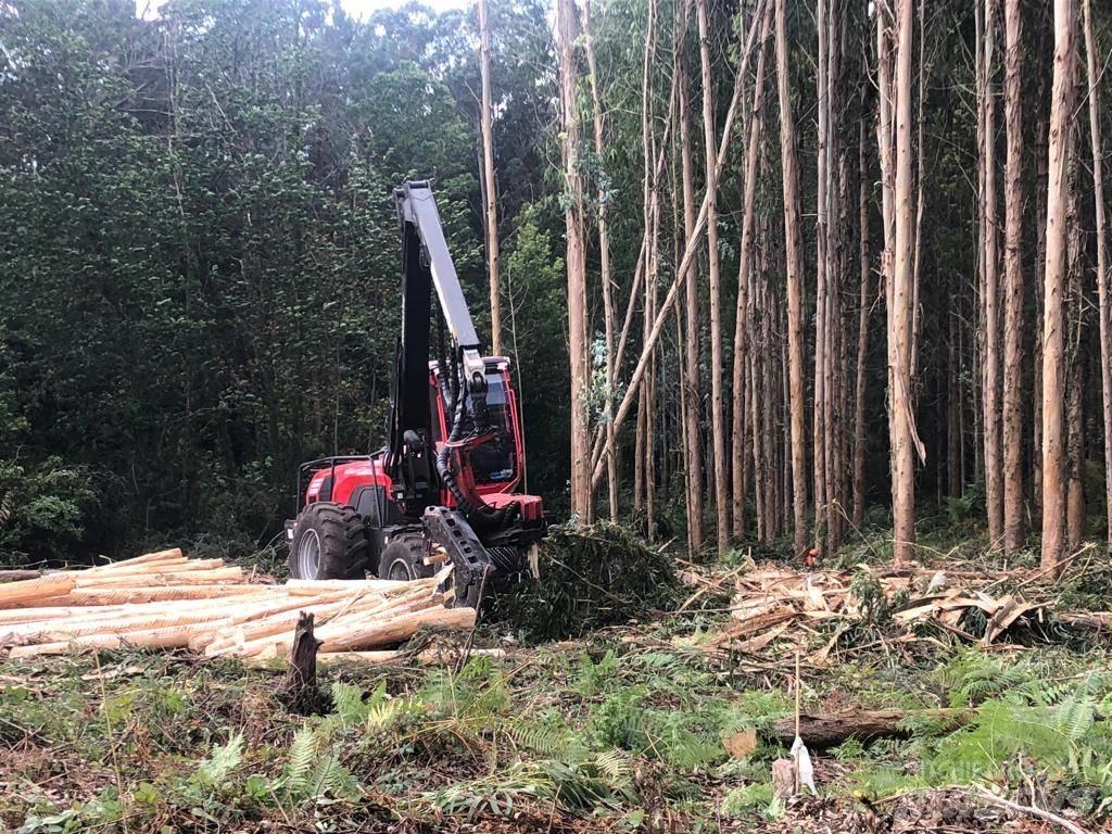 Komatsu 951 Harvesterit