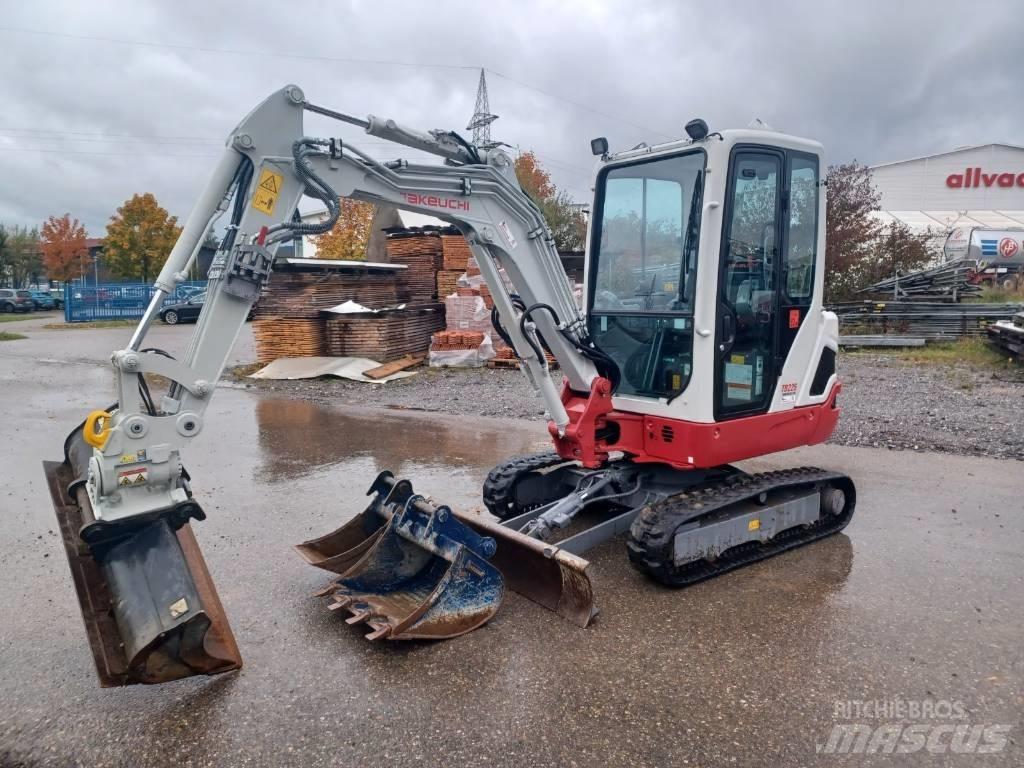 Takeuchi TB 225 Minikaivukoneet < 7t