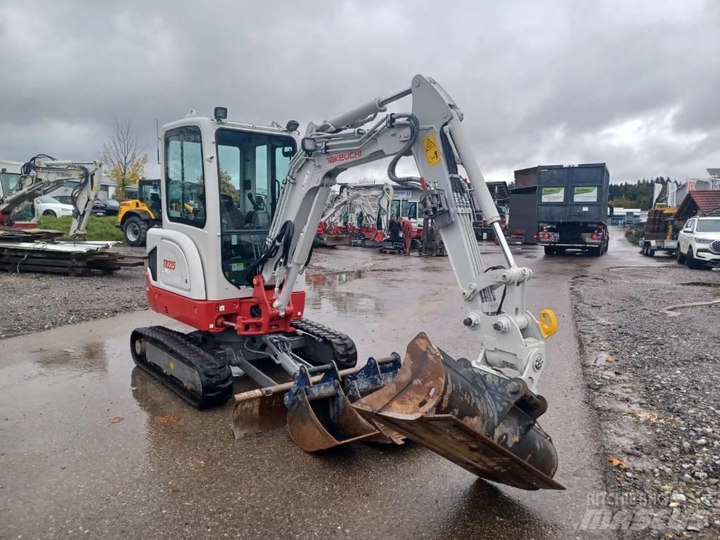 Takeuchi TB 225 Minikaivukoneet < 7t