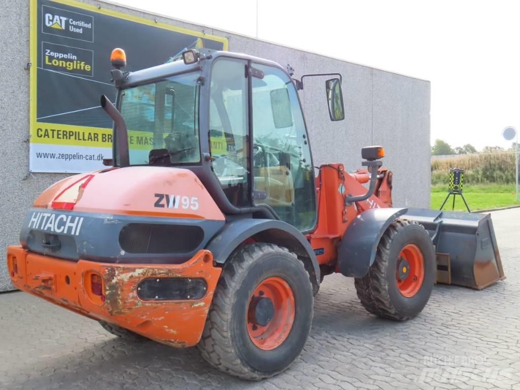 Hitachi ZX 95 Pyöräkuormaajat