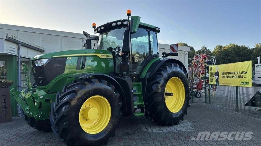 John Deere 6R250 Traktorit