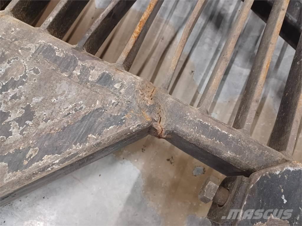 Komatsu 890.3 Muut