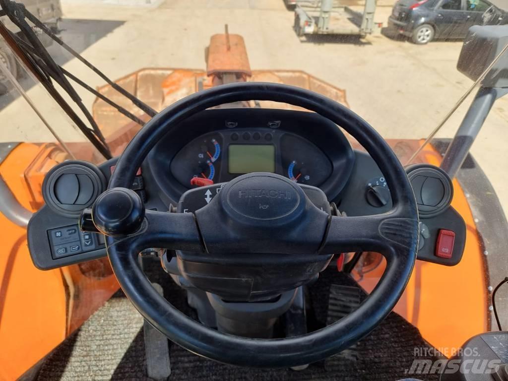 Hitachi ZW 220 Pyöräkuormaajat