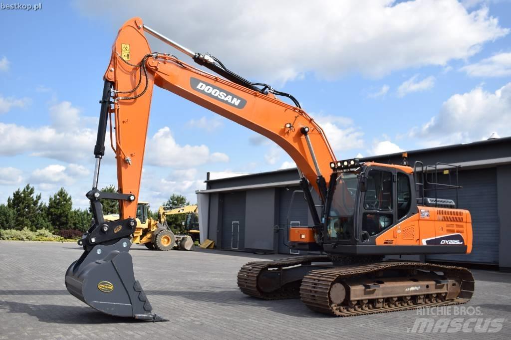 Doosan DX 225 LC-5 Telakaivukoneet