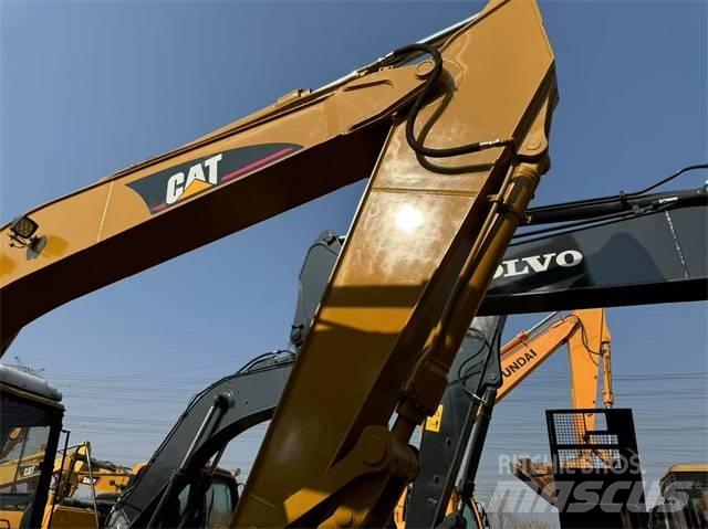 CAT 320 B L Telakaivukoneet