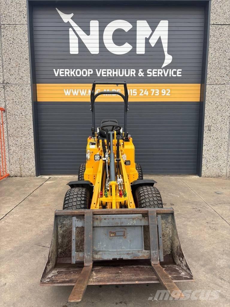 Knikmops KM 130 Pyöräkuormaajat