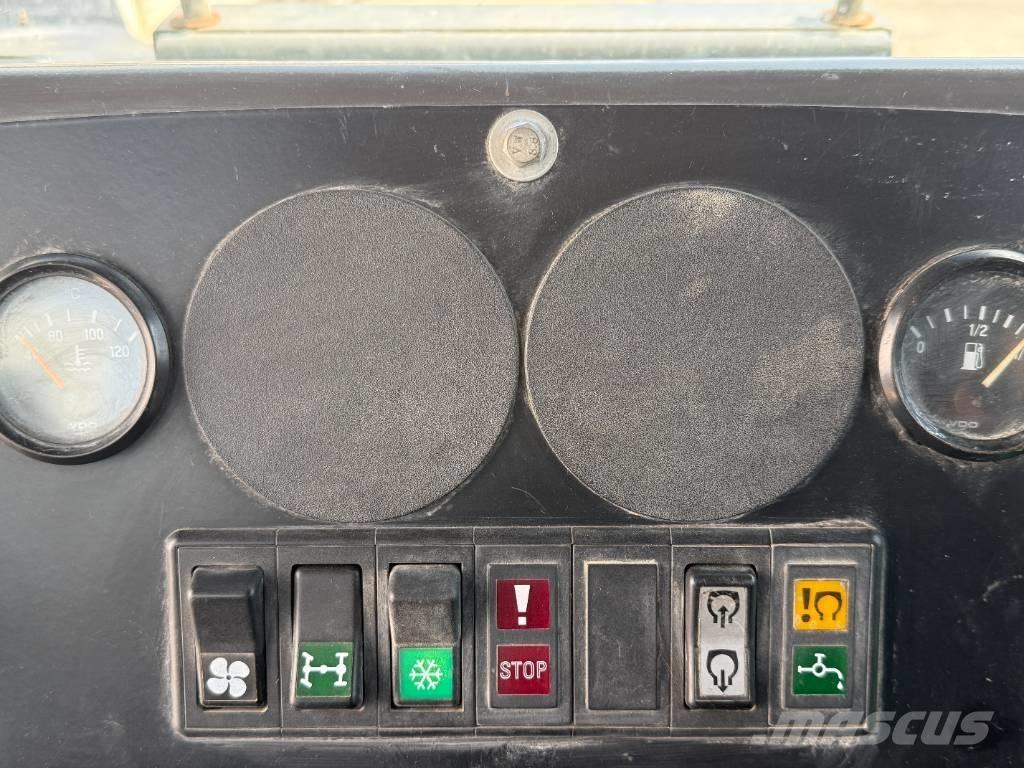 Ammann AP 240 H Kumipyöräjyrät