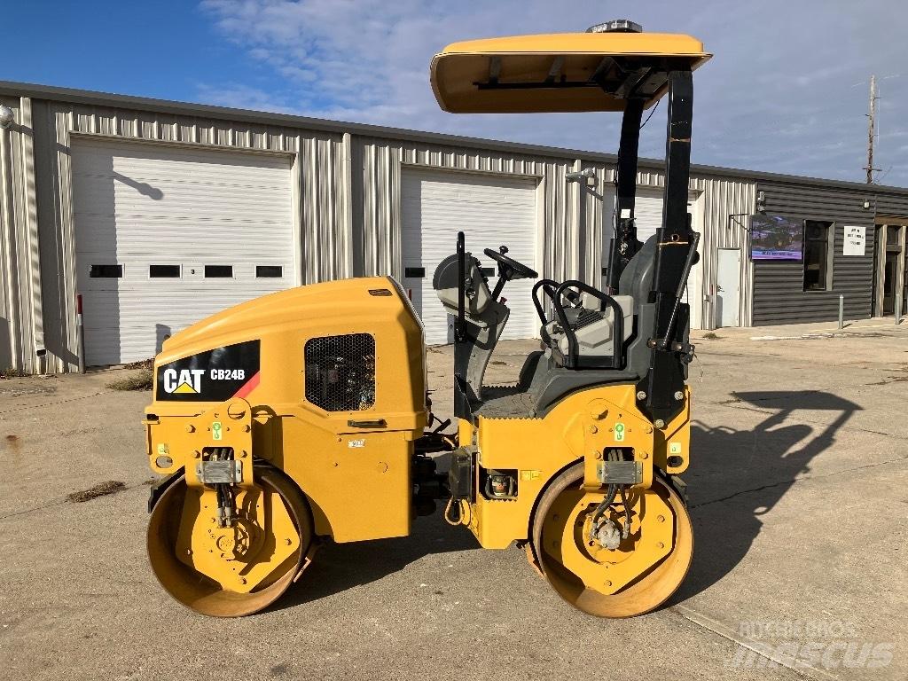 CAT CB 24 B Tandemjyrät
