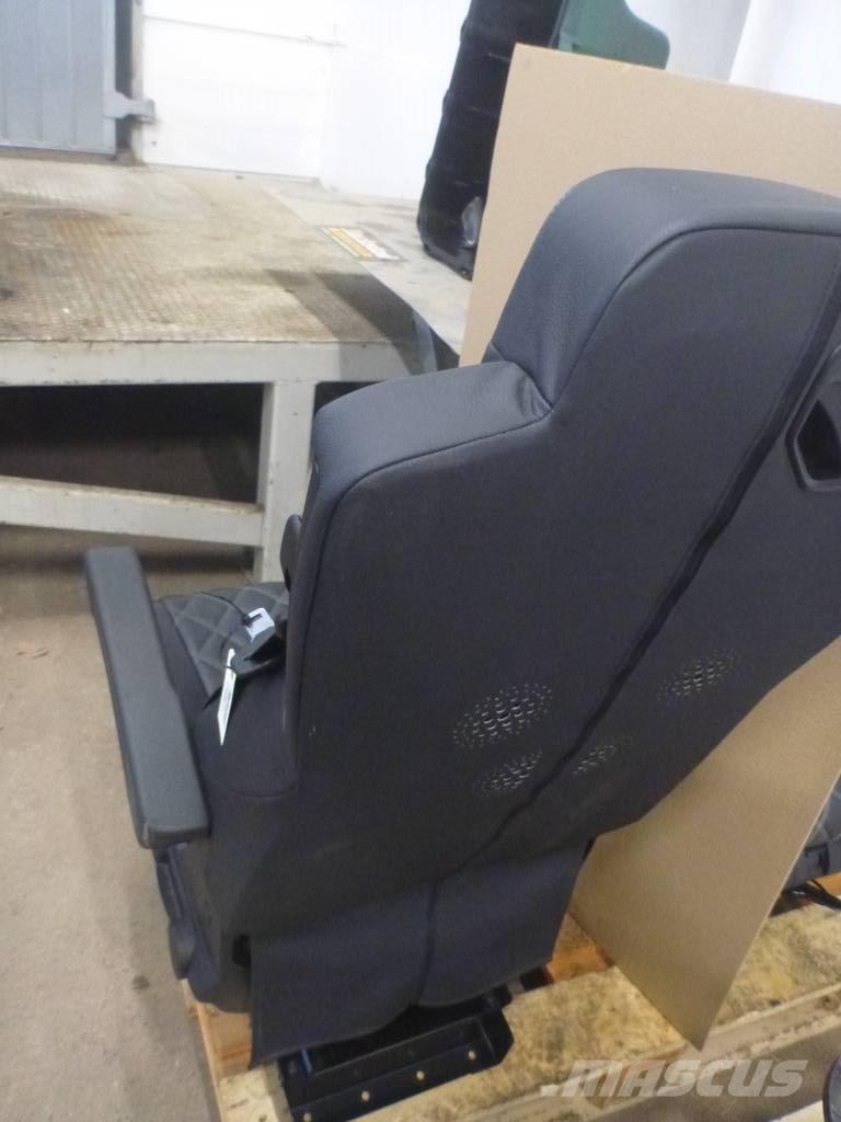 Mercedes-Benz Actros Ohjaamot ja sisustat