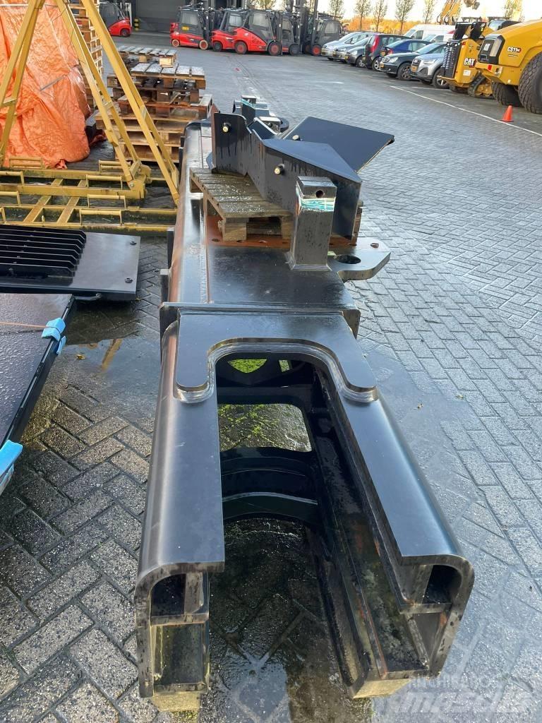 CAT 390 F L Alusta ja jousitus