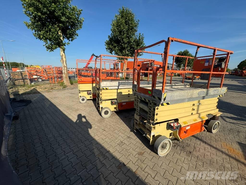 JLG 3246 ES Saksilavat