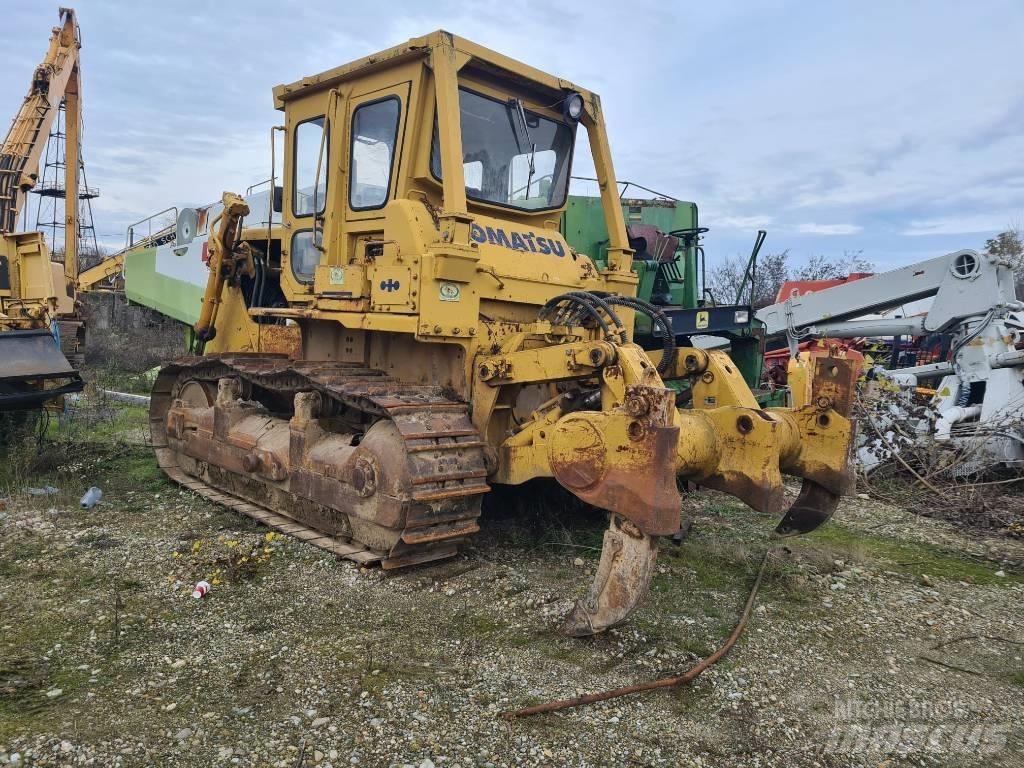 Komatsu D 85-18 Telaketjupuskutraktorit