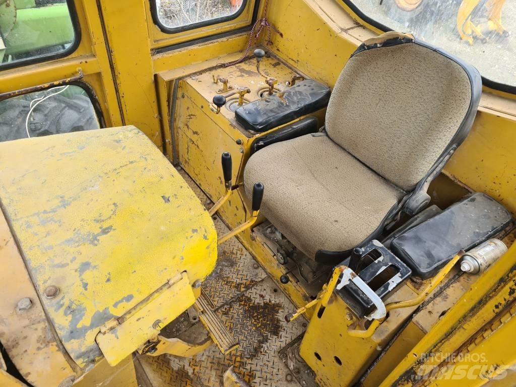 Komatsu D 85-18 Telaketjupuskutraktorit