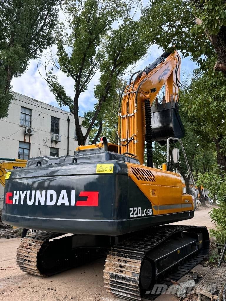 Hyundai 220LC-9S Midikaivukoneet 7t - 12t