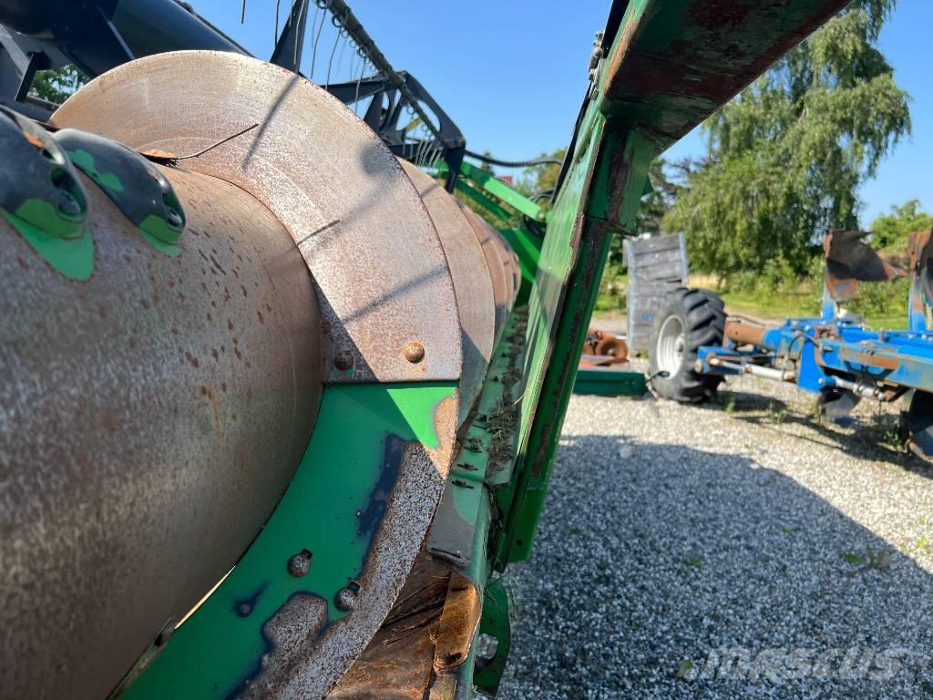 John Deere C 670 I Leikkuupuimurit