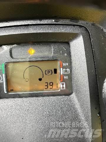 John Deere X590 Päältäajettavat ruohonleikkurit