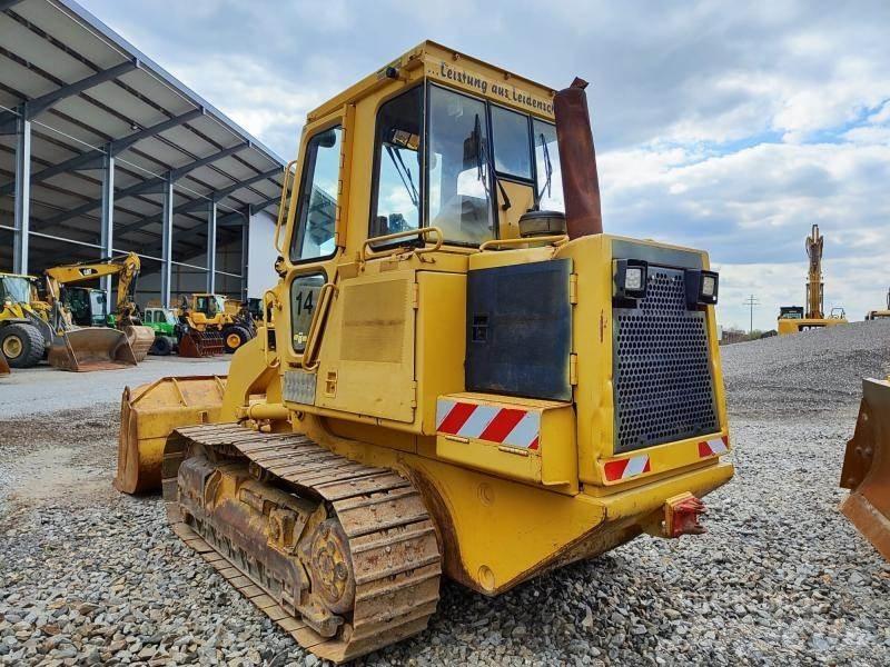 CAT 943 Telakuormaajat
