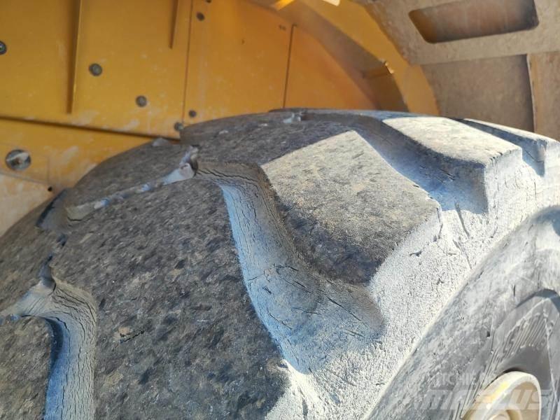 CAT 966M Pyöräkuormaajat