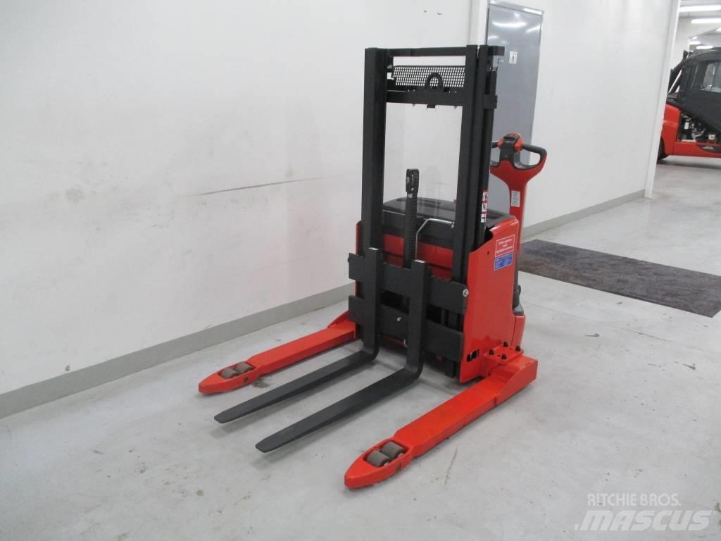 Linde L 12 AS Käyden ajettavat pinoamistrukit