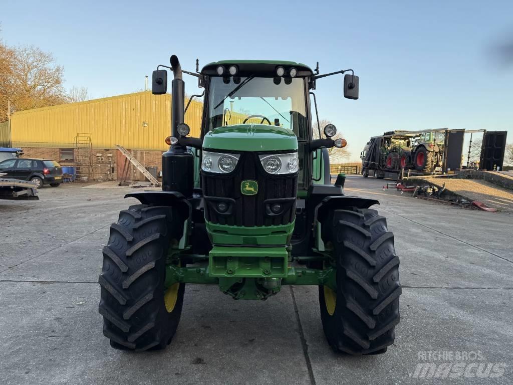 John Deere 6135M Traktorit