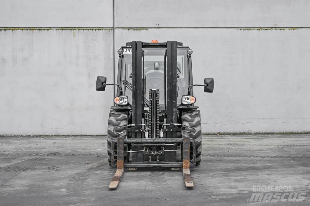 Manitou MC 25-4 Dieseltrukit
