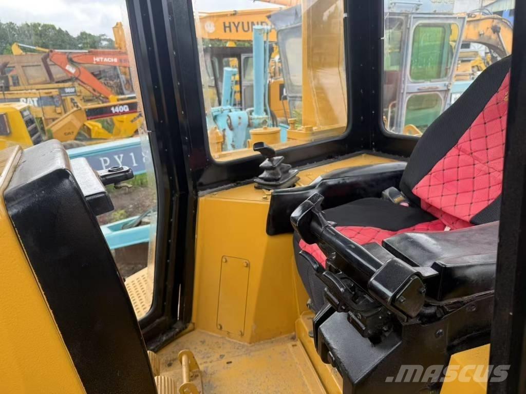 CAT D 6 R Telaketjupuskutraktorit