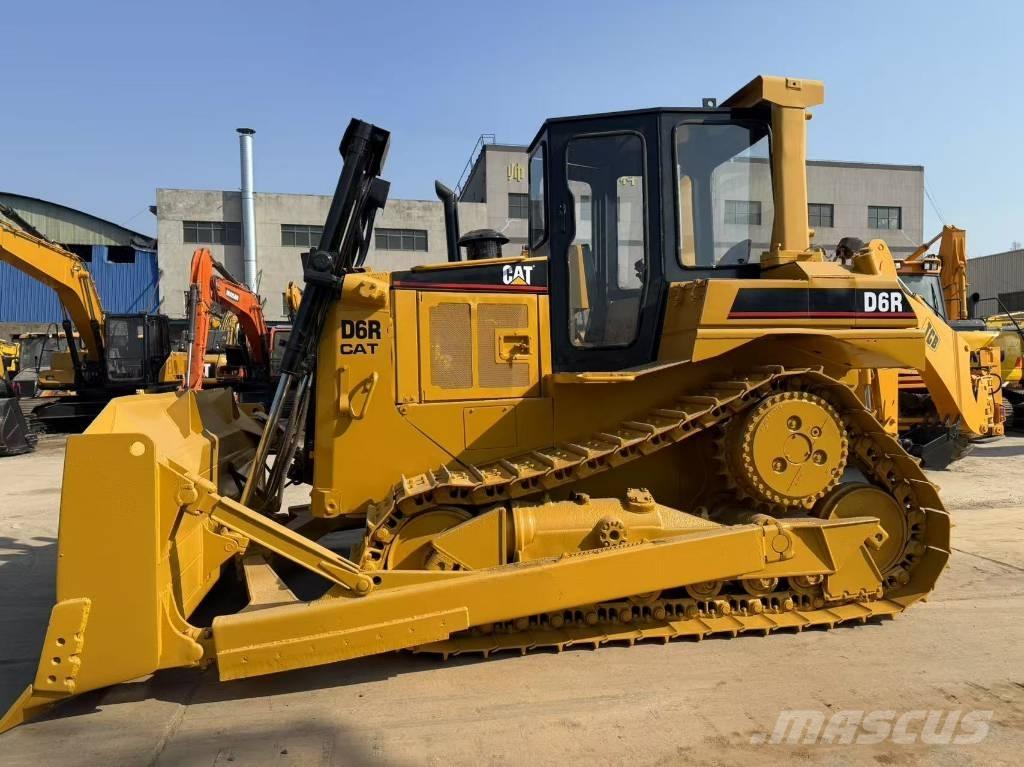 CAT D 6 R Telaketjupuskutraktorit