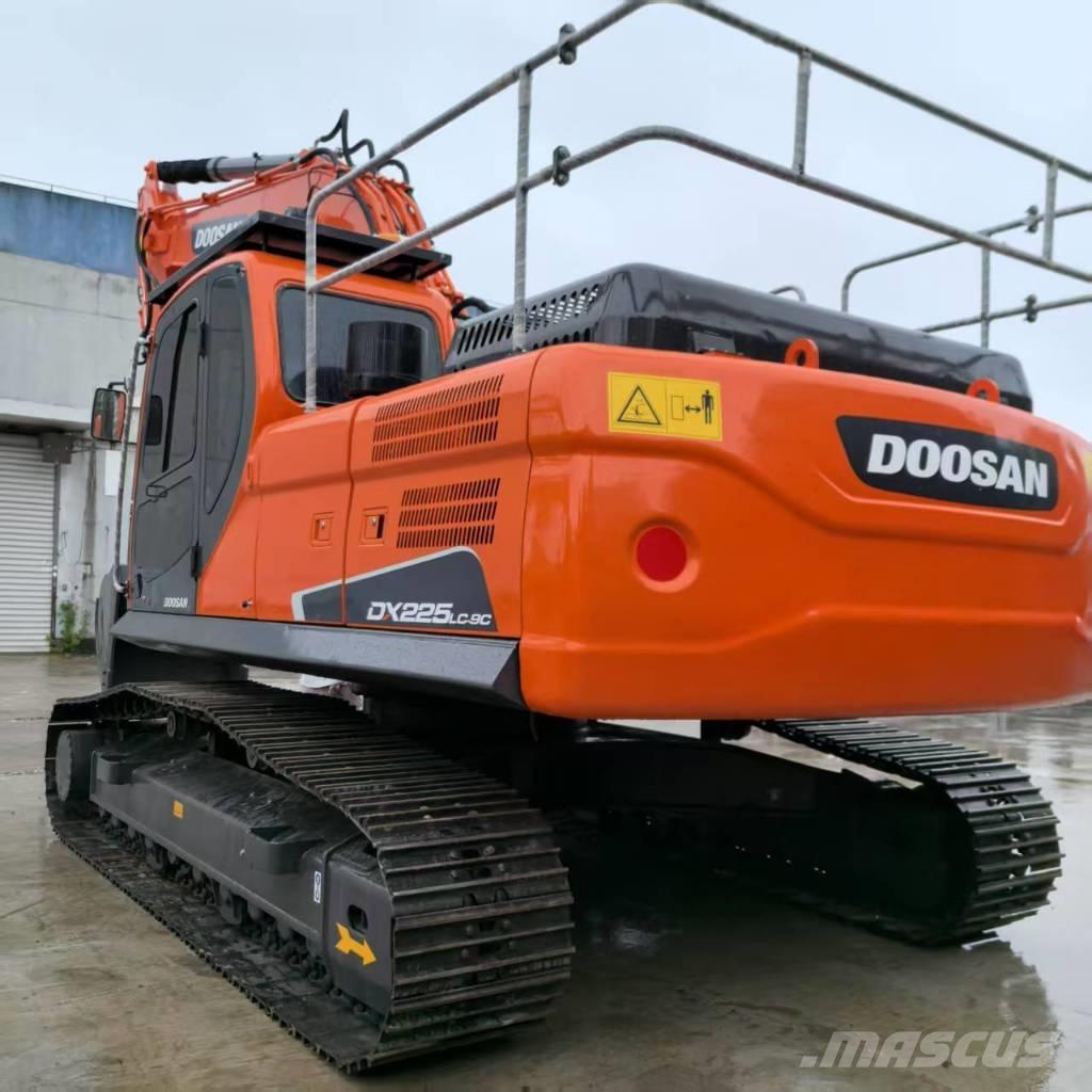 Doosan DX 225 LCA Telakaivukoneet