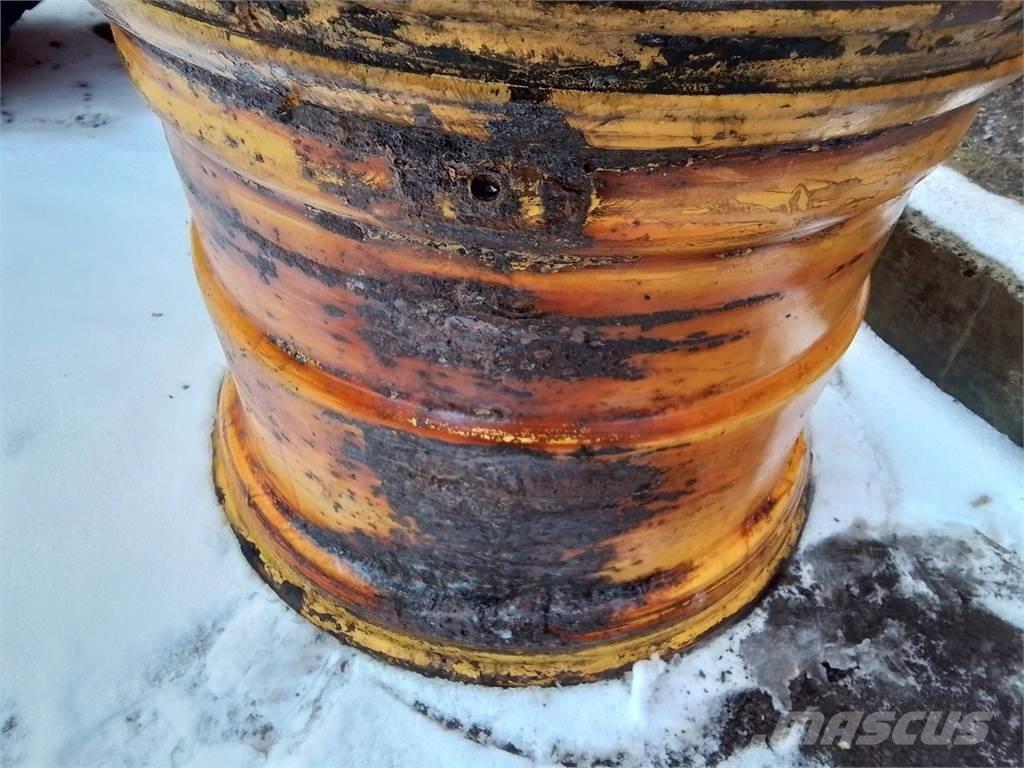 Rottne H20 24x30,5 Renkaat ja vanteet