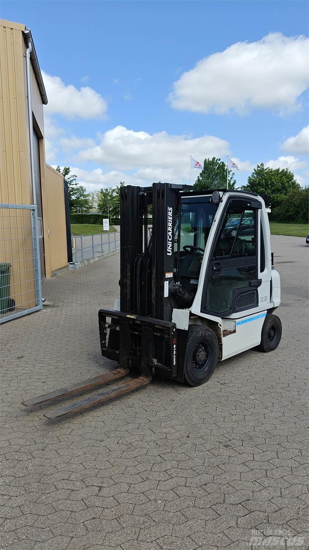 UniCarriers DX20 Nestekaasutrukit