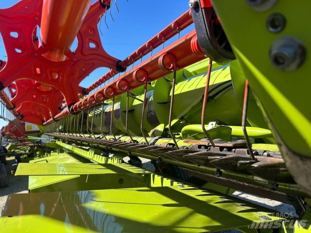 CLAAS Tucano 440 Leikkuupuimurit