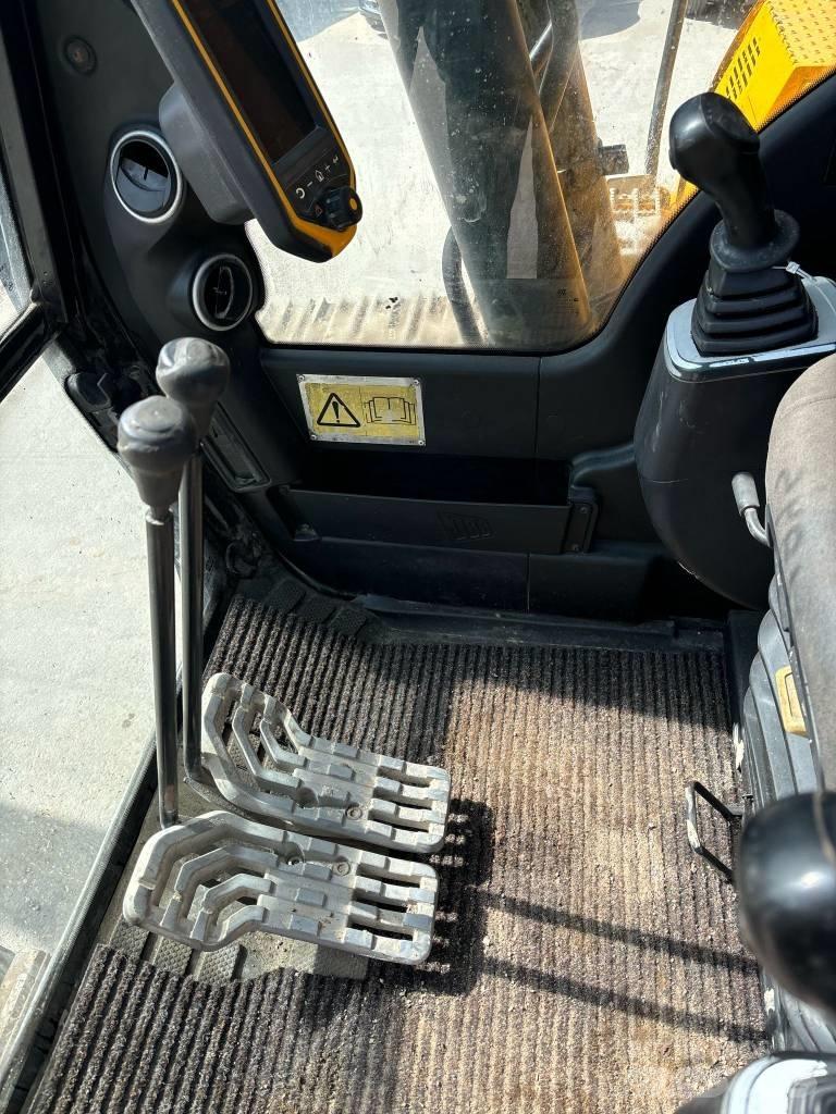 JCB JS 160 LC Telakaivukoneet