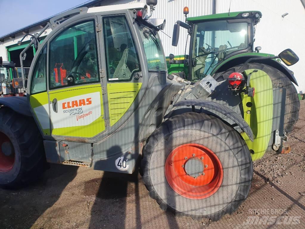 CLAAS Scorpion 7040 Kurottajat