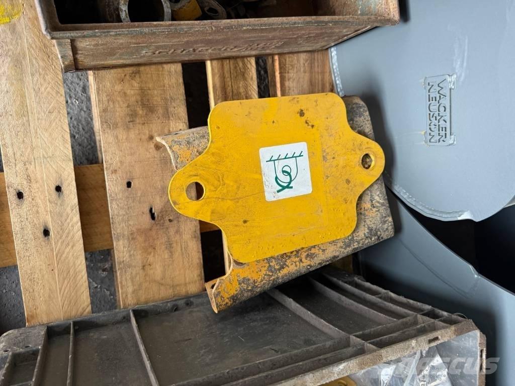 Komatsu D 65 EX-12 Telaketjupuskutraktorit