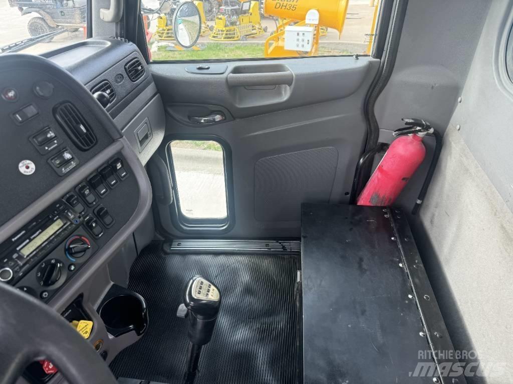 Peterbilt 384 Muut