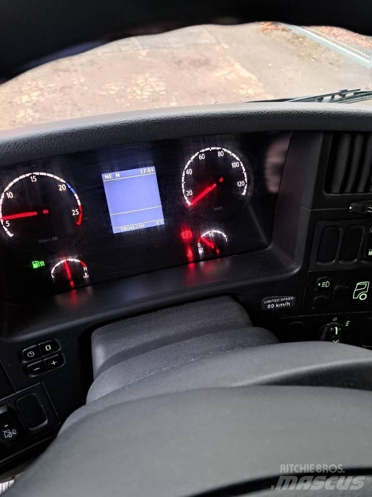 Scania P 280 Umpikorikuorma-autot