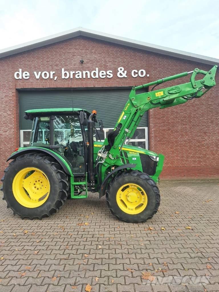 John Deere 5075M Traktorit