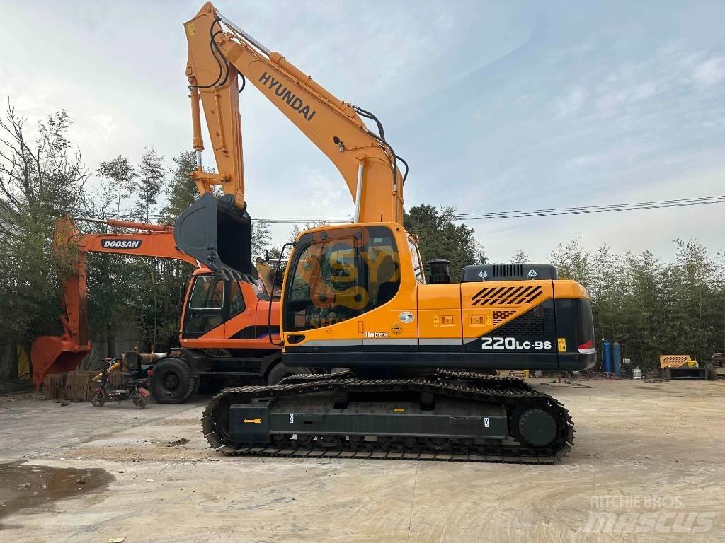 Hyundai R220 Telakaivukoneet