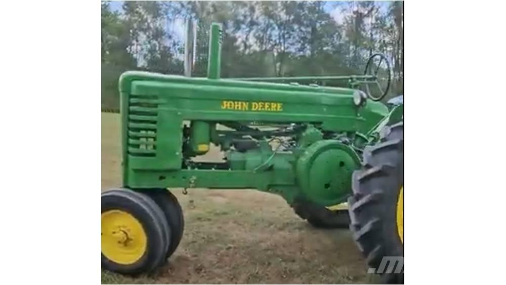John Deere A Traktorit