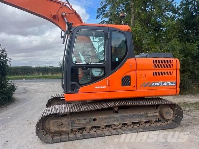 Doosan DX 140 LC-3 Telakaivukoneet