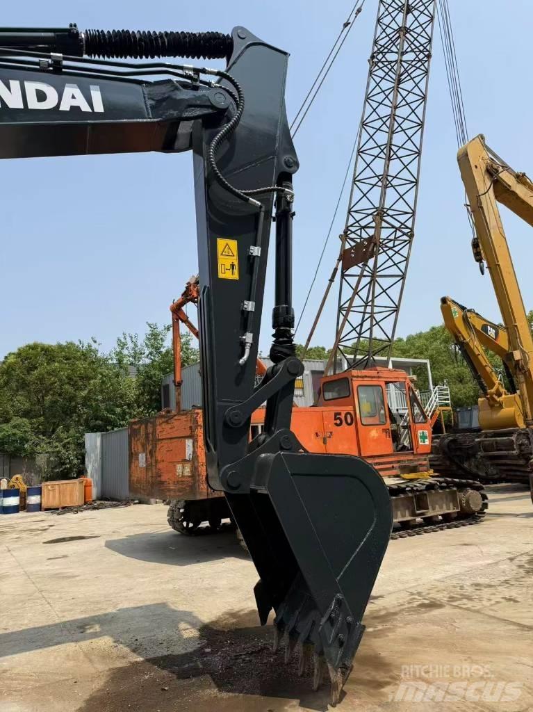 Hyundai R220LC-9S Midikaivukoneet 7t - 12t