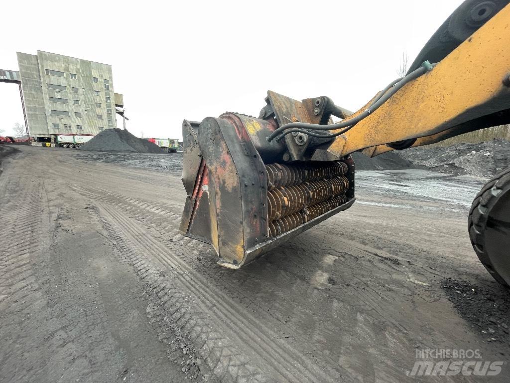 Liebherr L 580 Pyöräkuormaajat