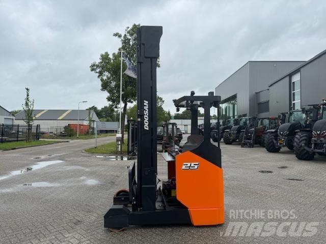 Doosan BR 25 JW-9 Työntömastotrukit
