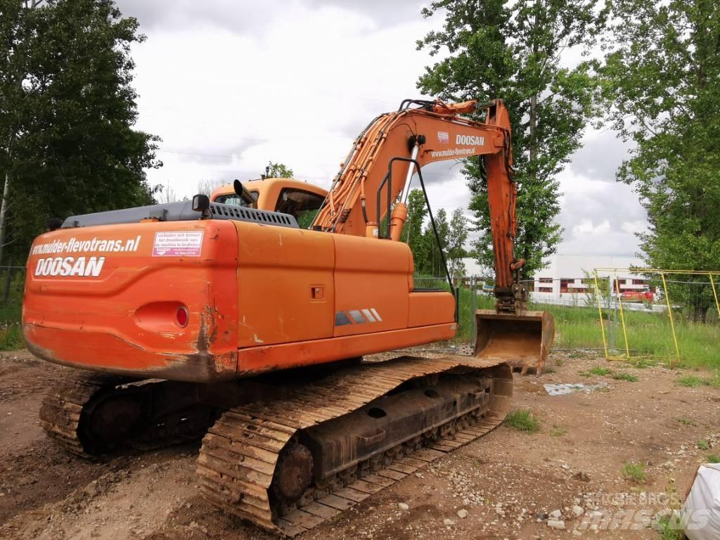 Doosan DX 225 LC Telakaivukoneet
